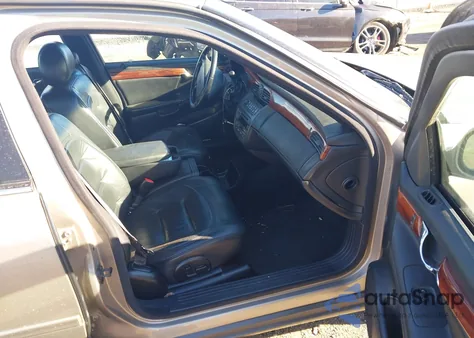 2001 Cadillac Deville z USA, uszkodzony, nr VIN 1G6KB54Y91U180537